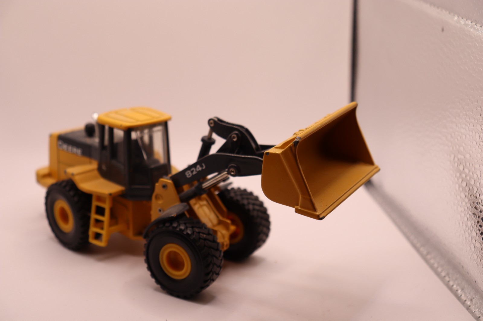 1/50 scale diecast 824J Wheel Loader