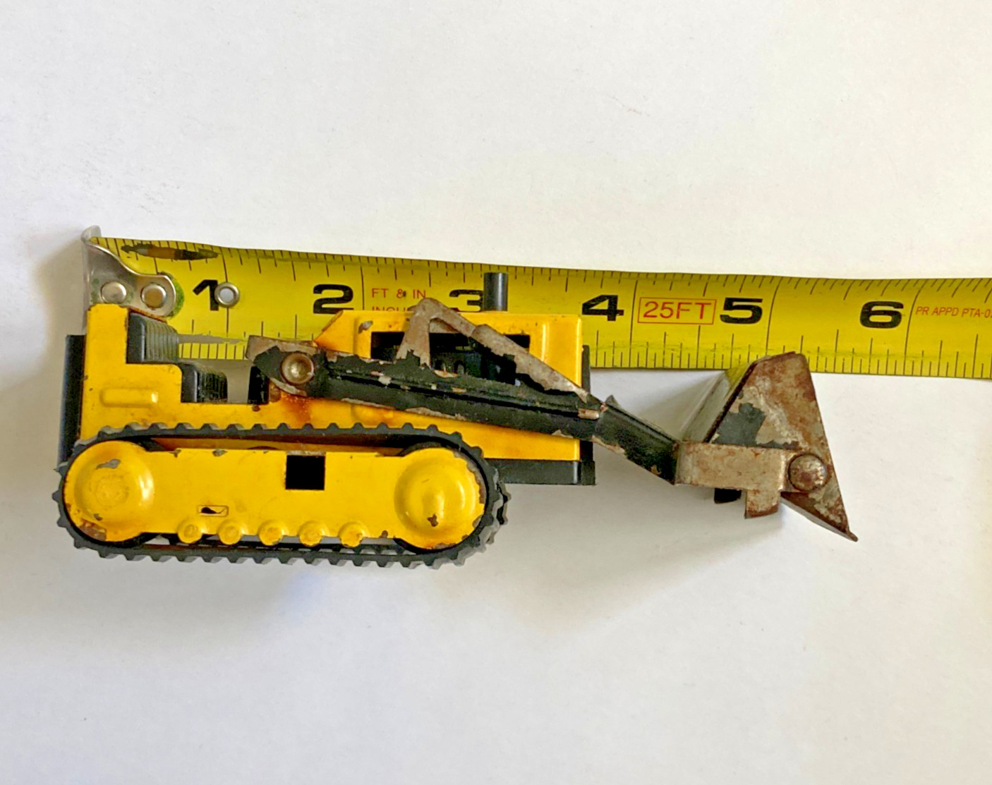 Tonka Bulldozer Yellow Pressed Steel & Rubber Tracks w Lever for Shovel – VTG
