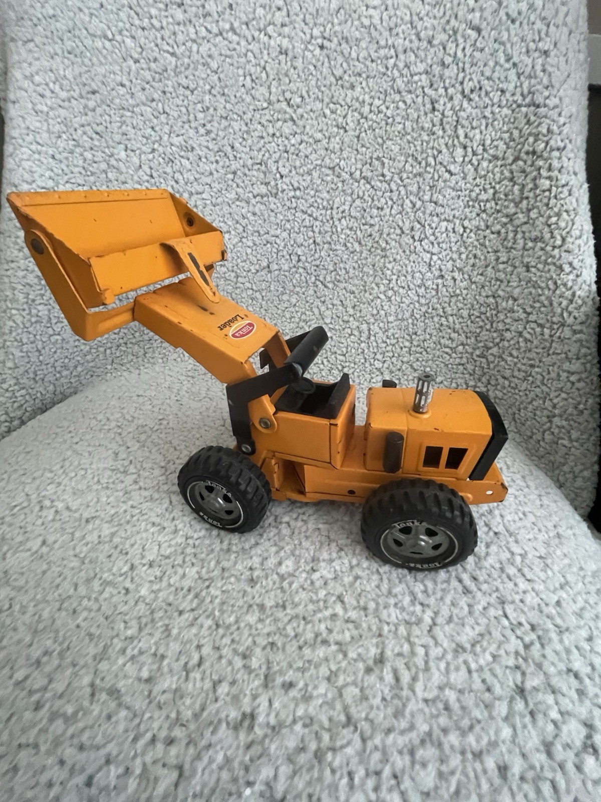 Vintage 1970’s Mini Tonka Loader # 1087 – 10 1/2″ Long – Yellow