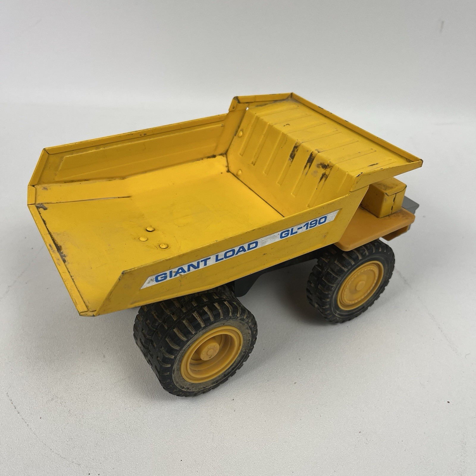 Vintage Kai Yip pressed steel KY Giant Load GL-190 mining dump truck.