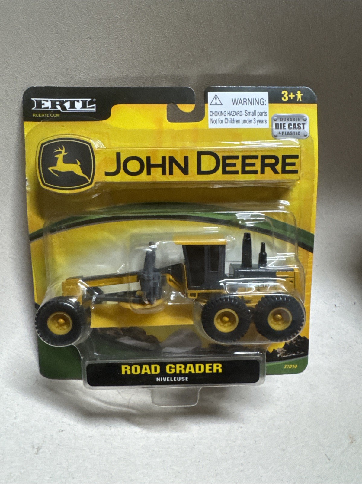 Ertl 2006 John Deere Road Grader Niveleuse # 37014
