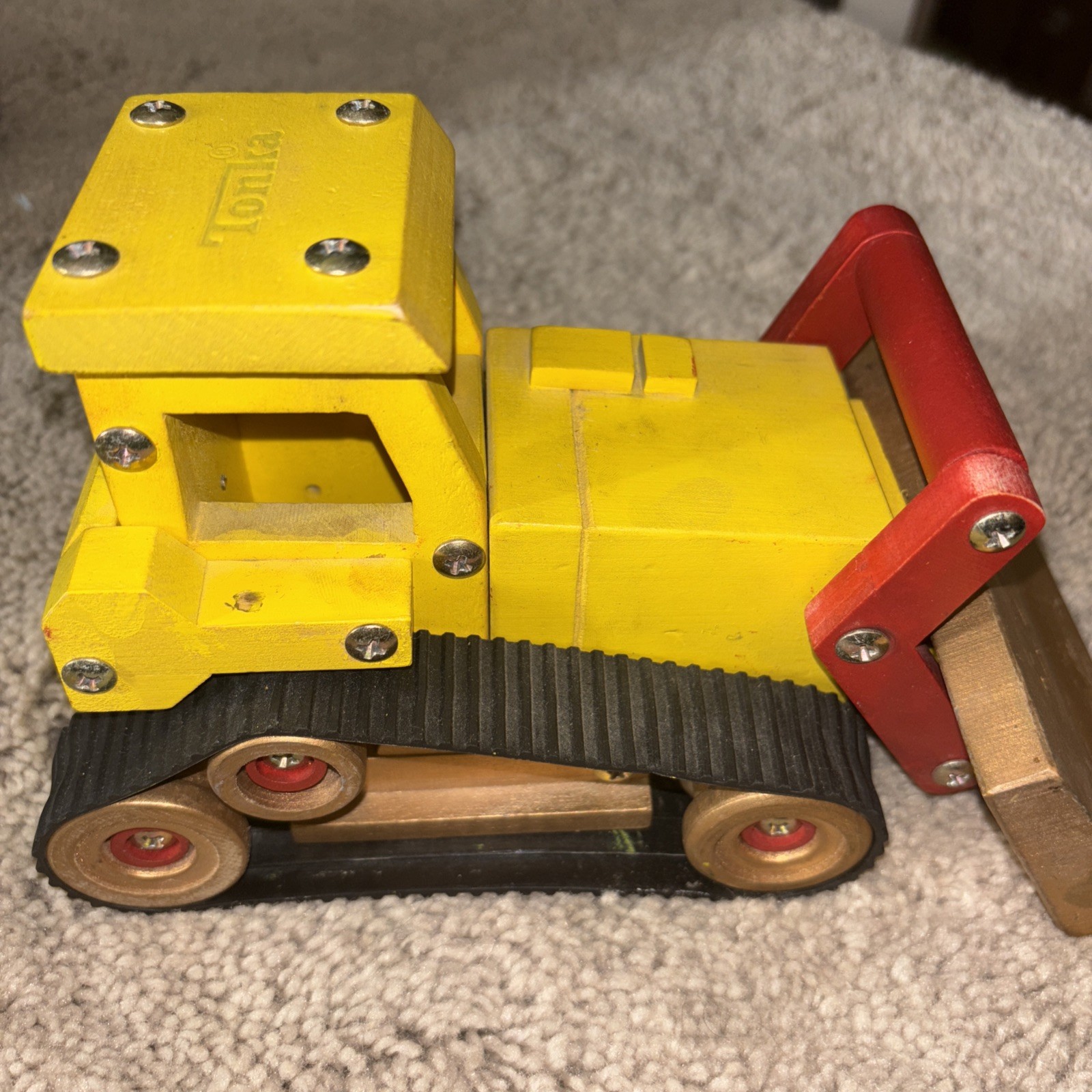 Tonka Wooden 8″ Bulldozer with Ruber Tracks – Free Shipping