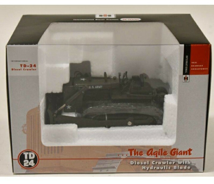 International TD-24 Crawler With Hydraulic Blade By SpecCast 1/50th Scale. ARMY