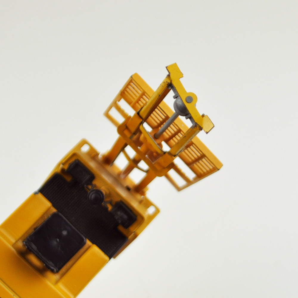 Gescha Caterpillar Forklift Fork-Lift Truck Yellow