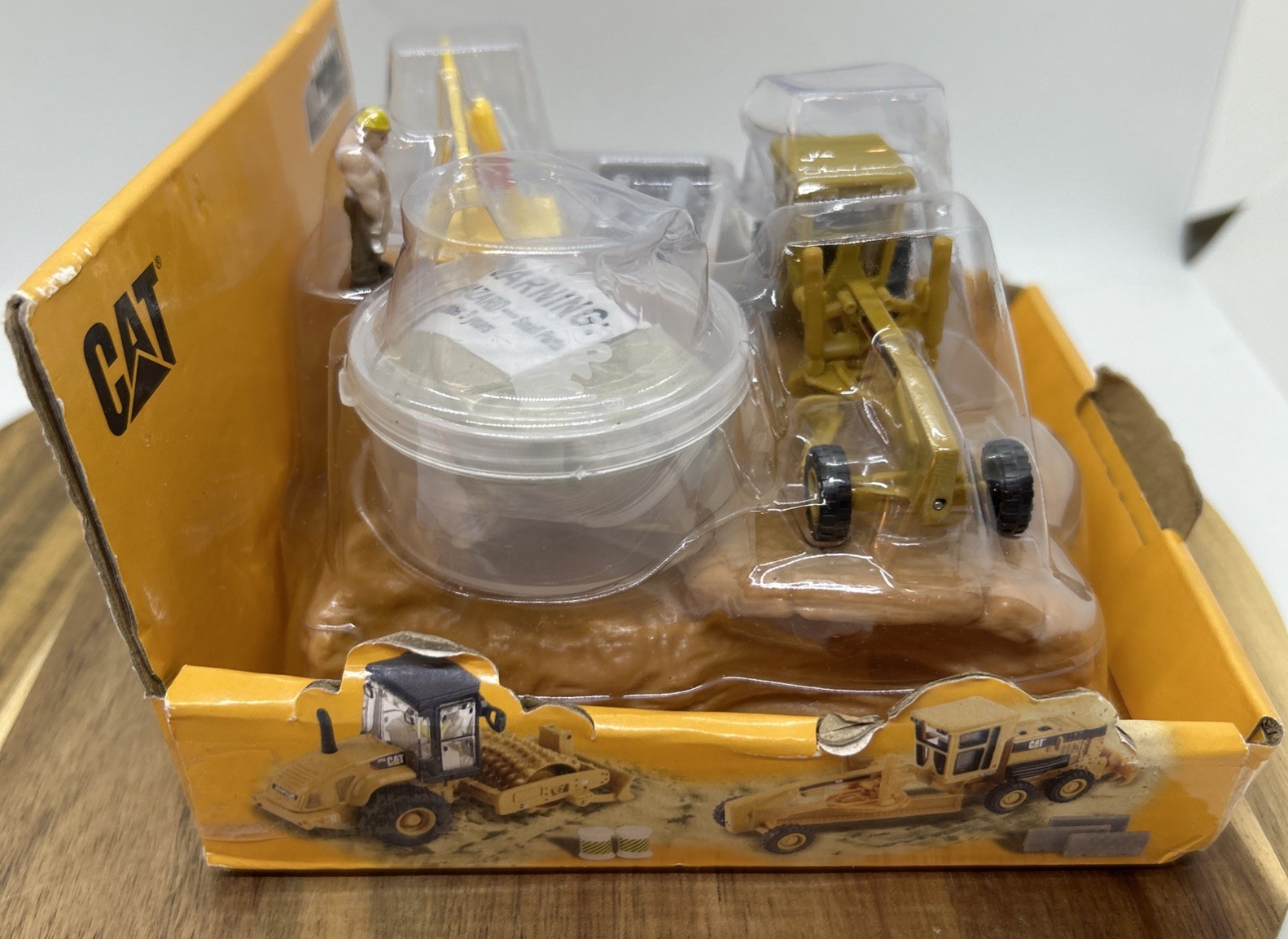 Diecast Masters CAT 1:87 Earth Movers set of 2 license by CAT Metalconstruction