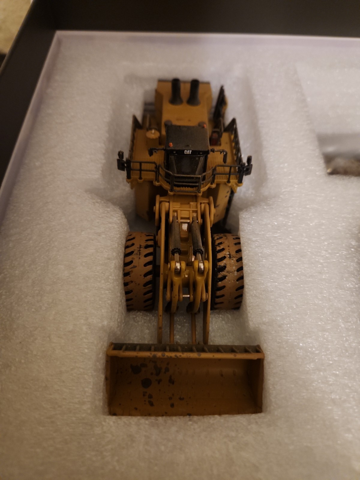 1:125 CAT WEATHERED 994K WHEEL LOADER & 797F MINING TRUCK DIECAST MASTERS 85762