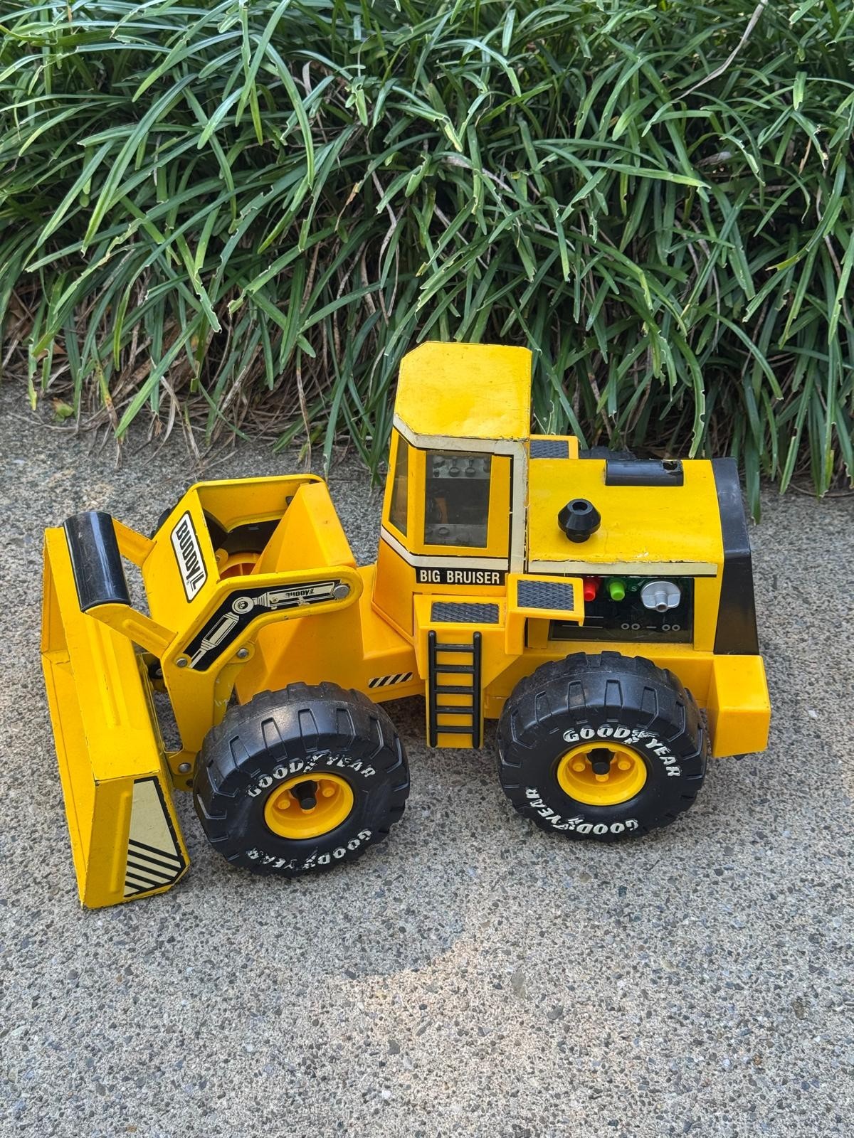 Rare 1992 Buddy L Big Bruiser Front Loader Truck