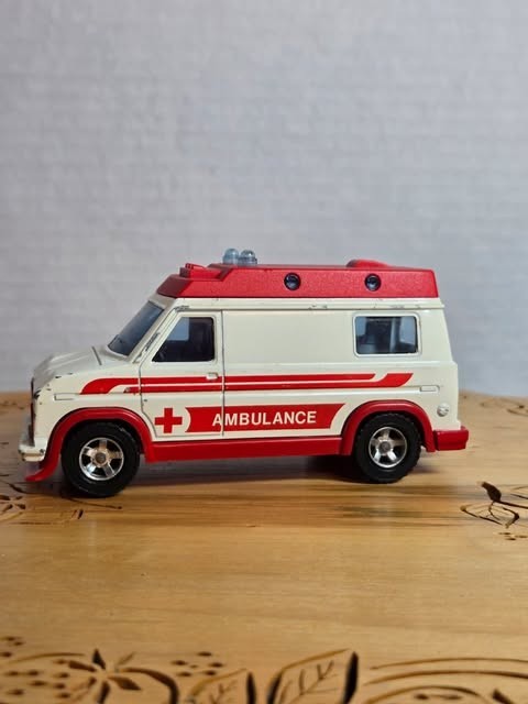 Majorette – Ambulance – ECH. 1-36 – Made In France – License # 5042LH69