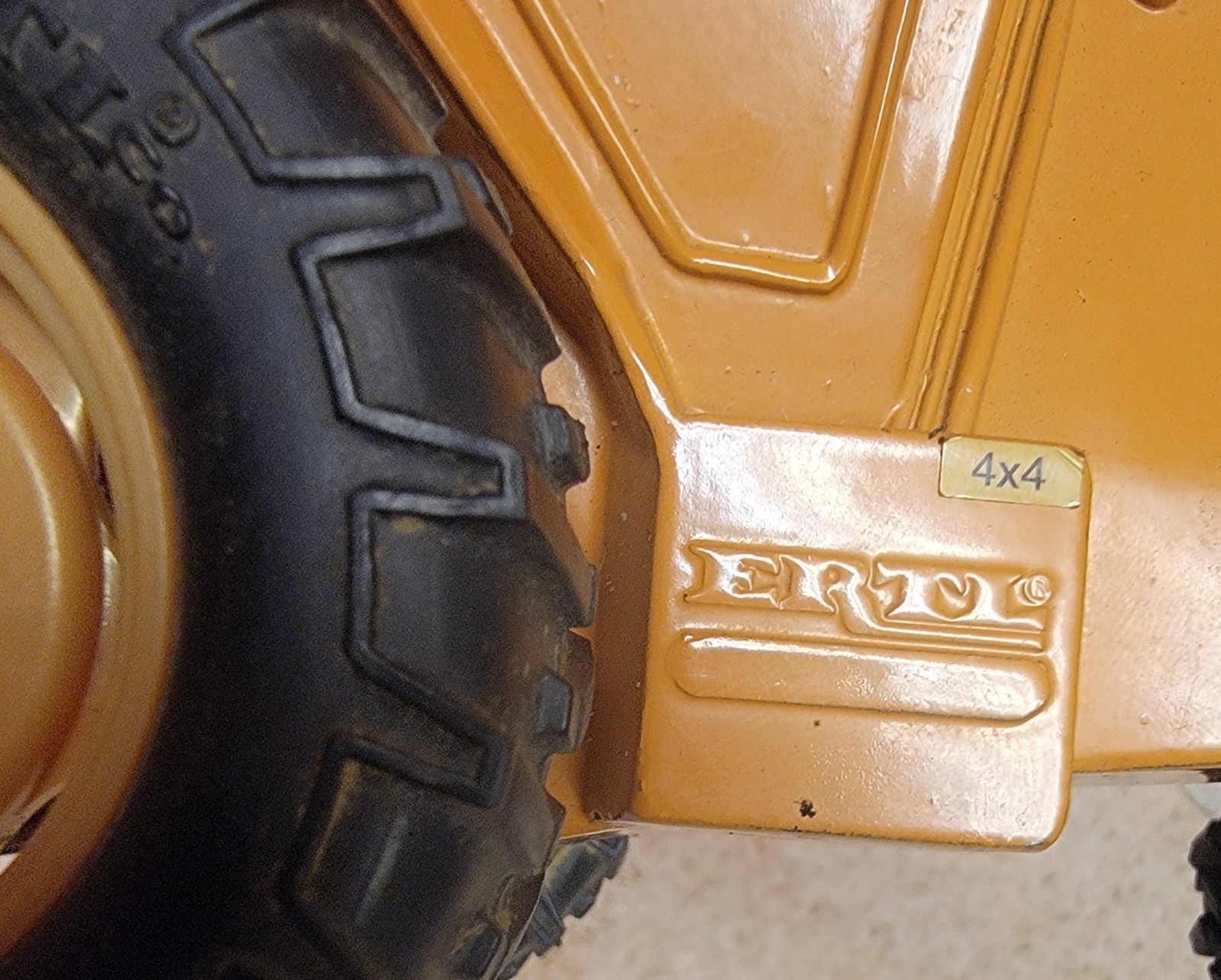 Ertl Case 4×4 Backhoe Loader Diecast Yellow Black Construction Vehicle 1986