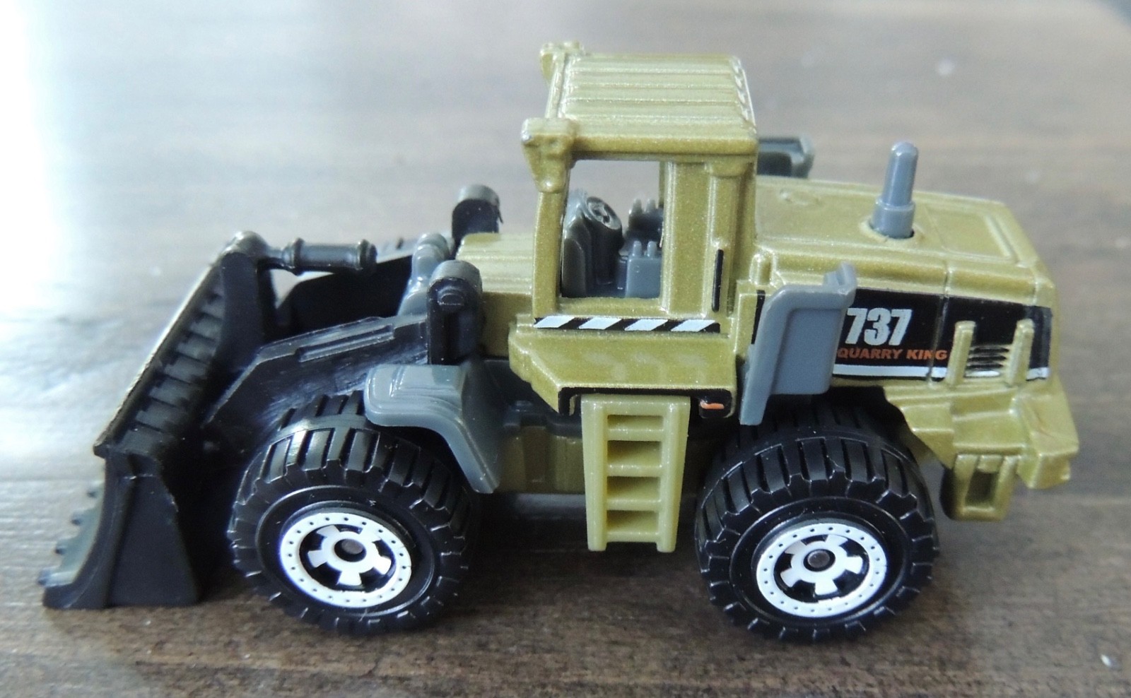 2019 Matchbox Construction Quarry King OLIVE METALLIC 737 Loose
