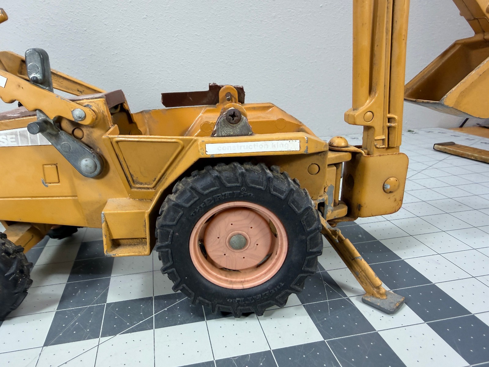 Vintage ERTL CASE 580 E 1:16 Scale Construction Loader Backhoe