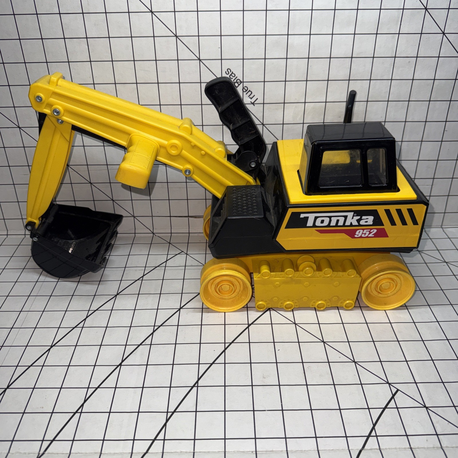 Tonka Steel 952 Classics Excavator Non Powered Construction Vehicle Missing Trac