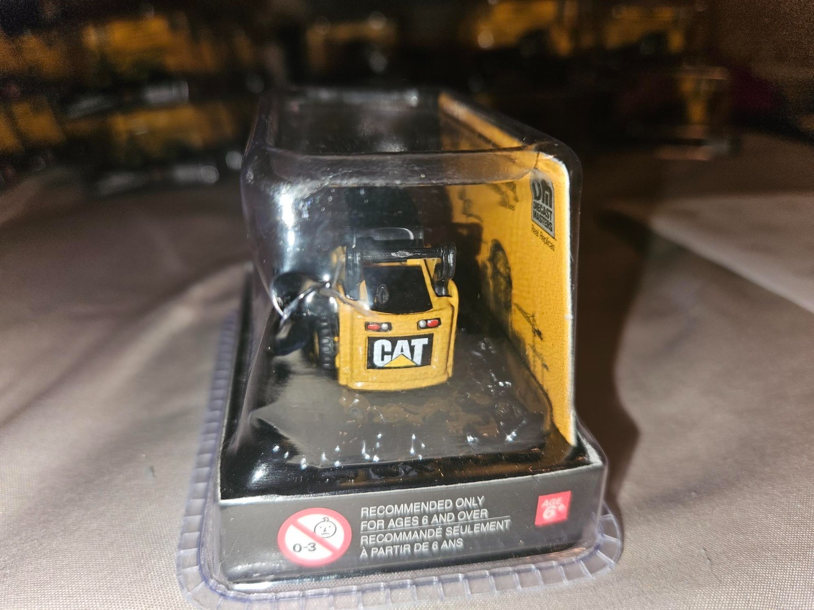 CAT Diecast Micro 272C Skid Steer Loader, 1:144 Scale, N Guage Compatible, NEW