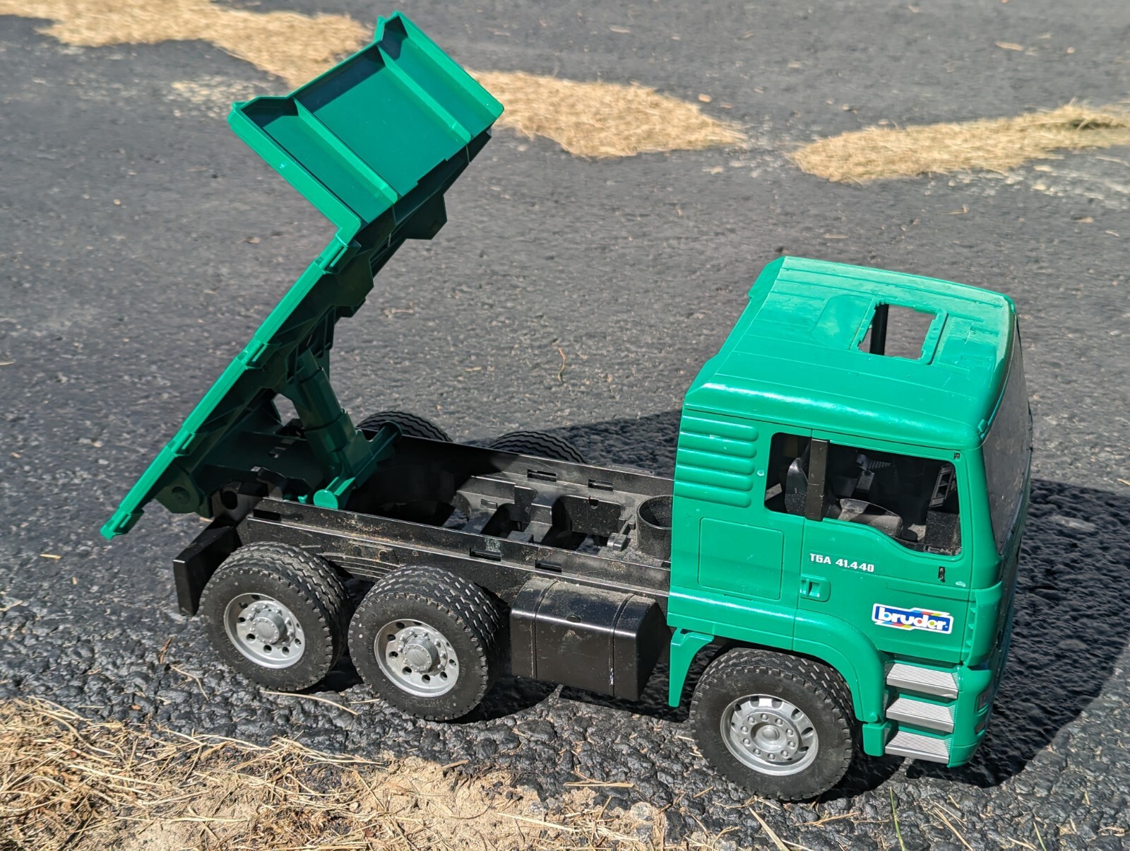 Bruder MAN Green 2001 Toy Timber Logging Truck 4143 (NO LOGS) As Shown