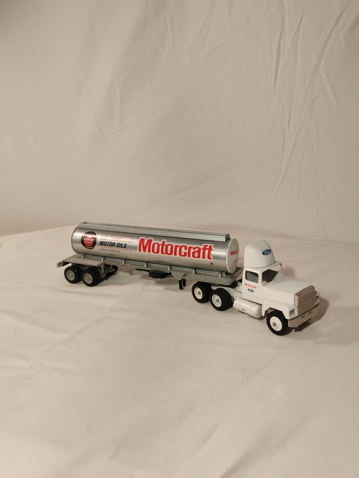 Winross 065 Ford Tractor w/Tanker – Motorcraft 1/64 Die-cast MIB Semi Truck Toy