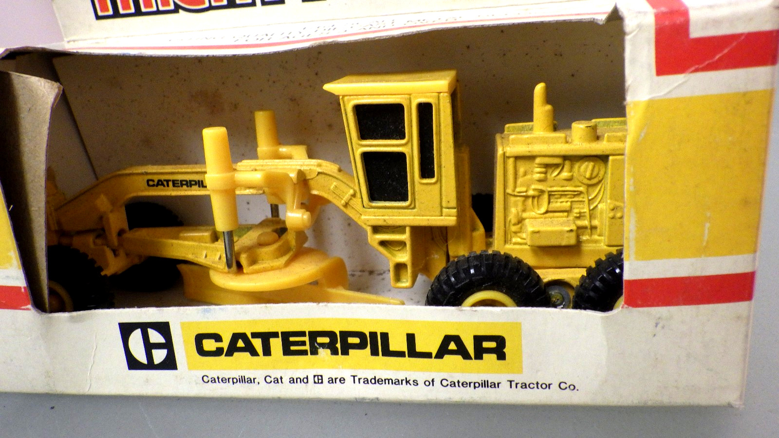 Vtg Ertl #1848 Mighty Movers Caterpillar CAT Motor Grader 1/64 NIB Construction