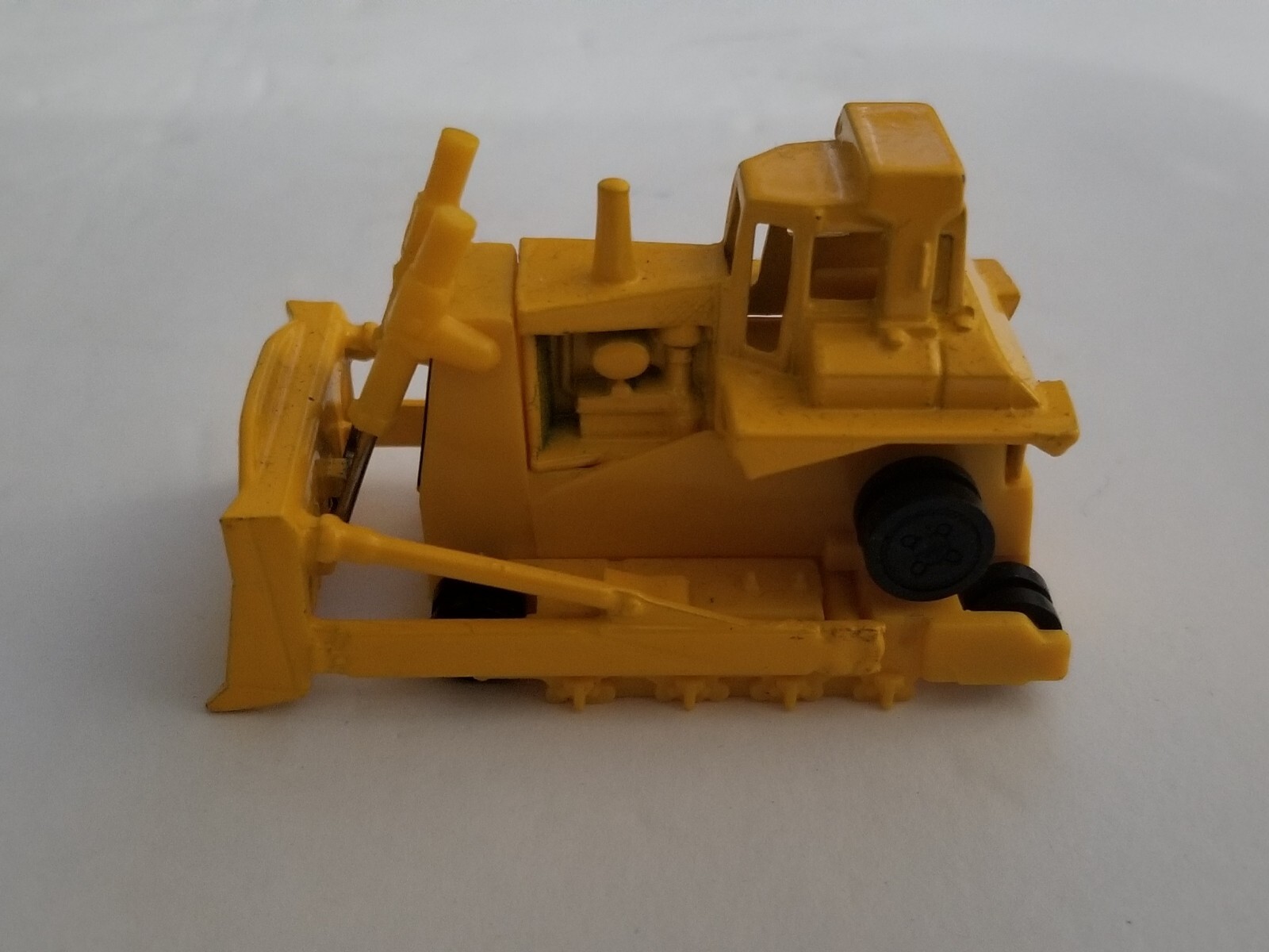 Hot Wheels 1979 Cat Caterpillar Bulldozer Workhorse Yellow