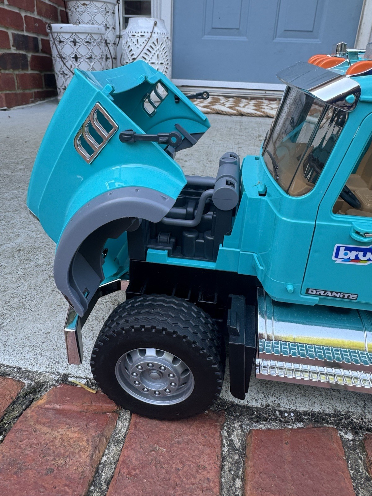 Bruder 1/16 Mack Granite Recovery & Towing Tow Truck