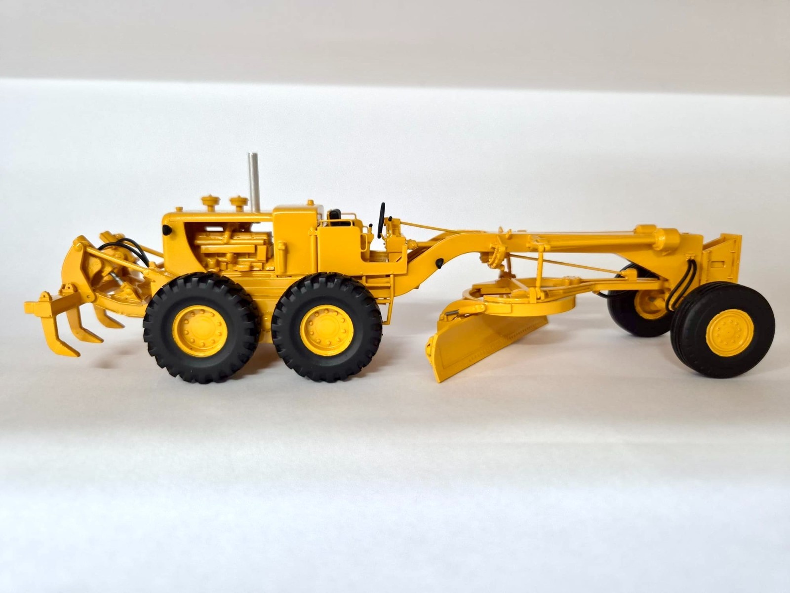 Resin 1/50 CAT Motor Grader no.16 with RIPPER and NO CAB – custom made by Fankit