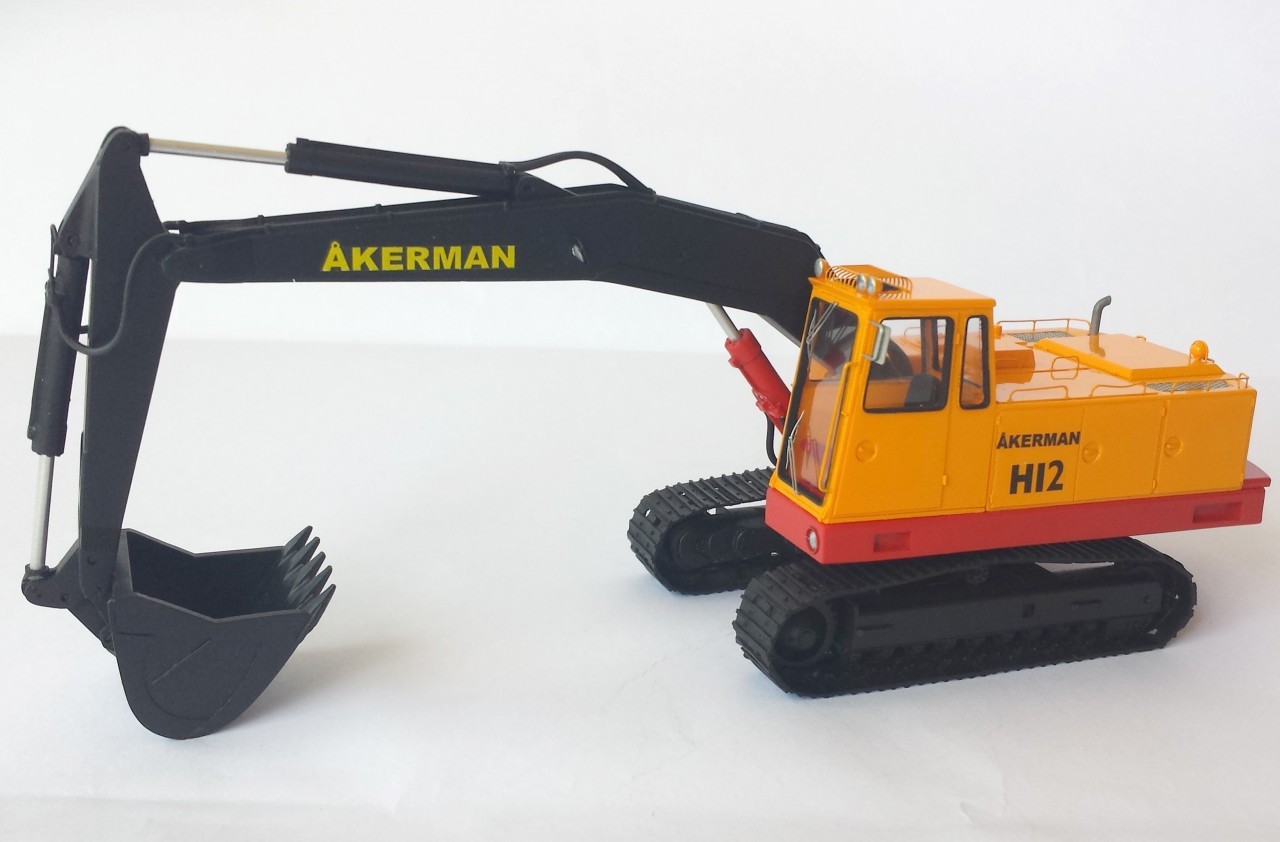 Resin 1/50 Excavator Akerman H12 – Ready Made by Fankit Models