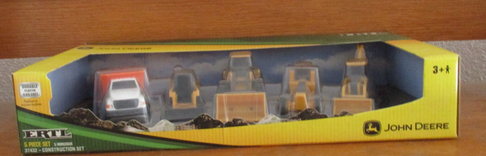JOHN DEERE – ERTL, 5 PIECE SET (37432) Toy; (unopened original box)