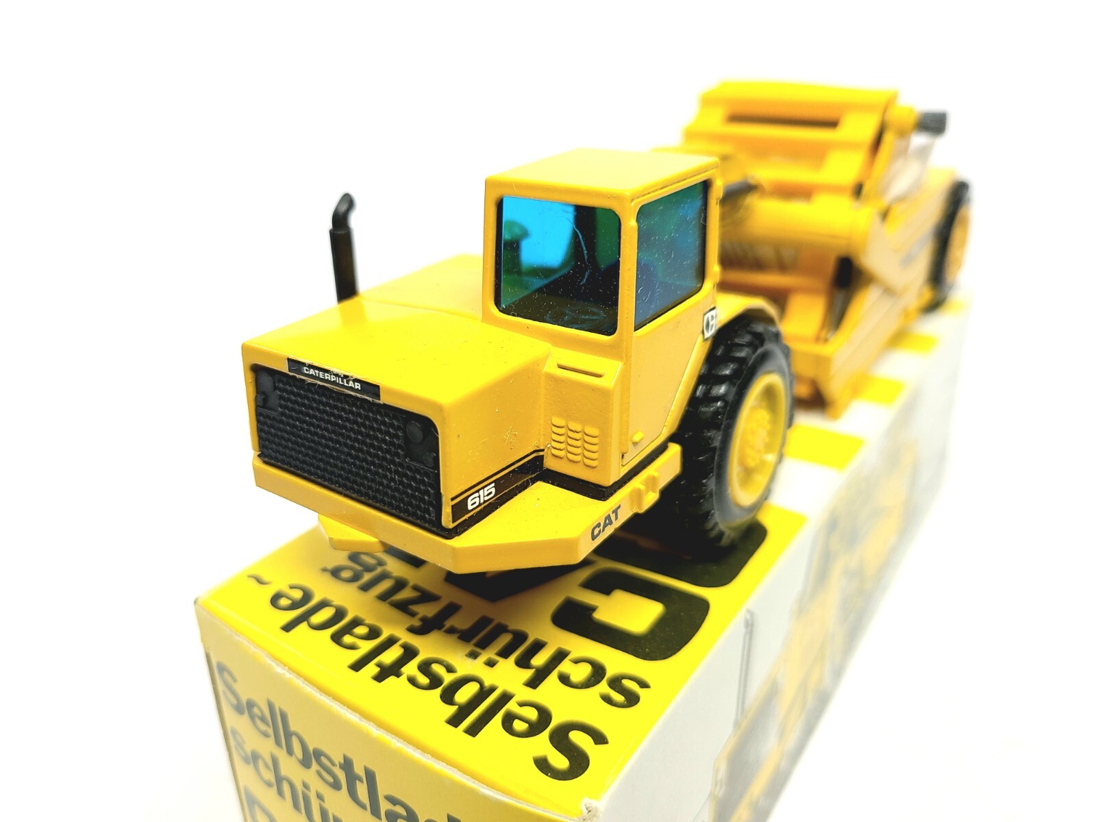 Caterpillar Cat 615 Elevating Scraper – NZG 1:50 Scale Diecast Model #260 New