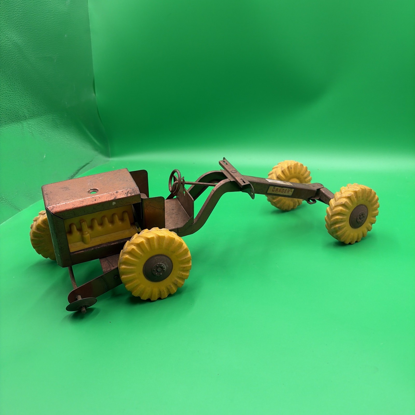 Vintage 1960’s Structo Pressed Steel Road Grader Construction Toy-missing Wheel