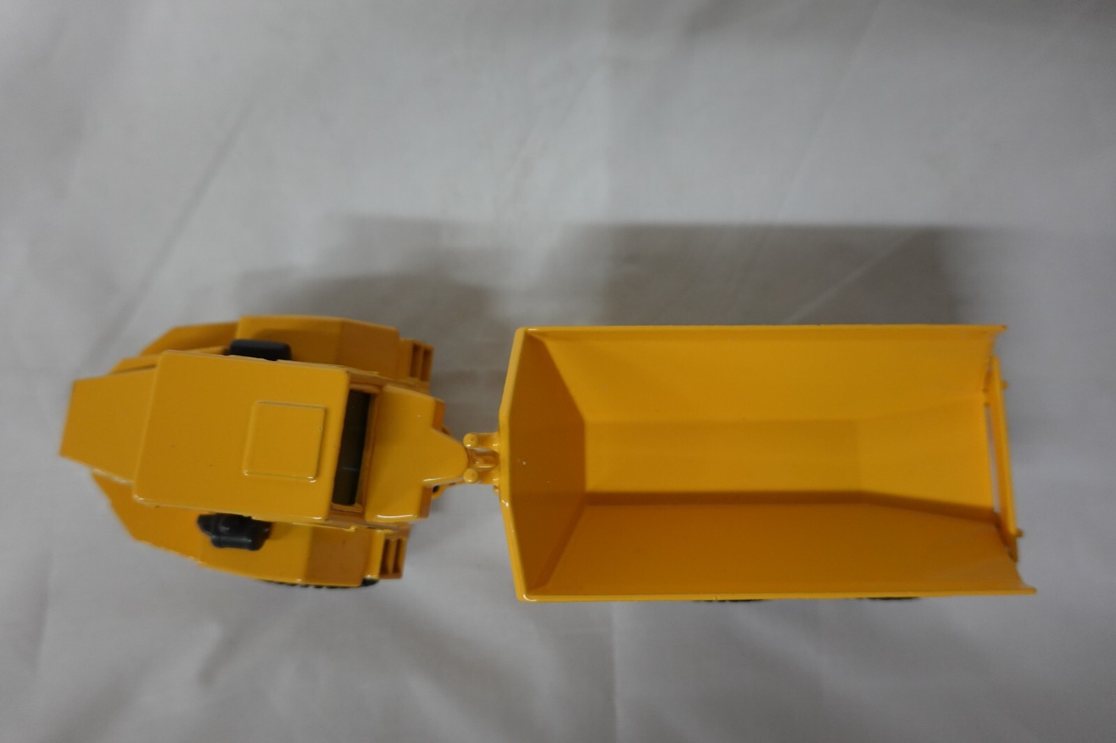 JOAL 231 Volvo BM A25 Articulated Dump Truck 1:50 Scale