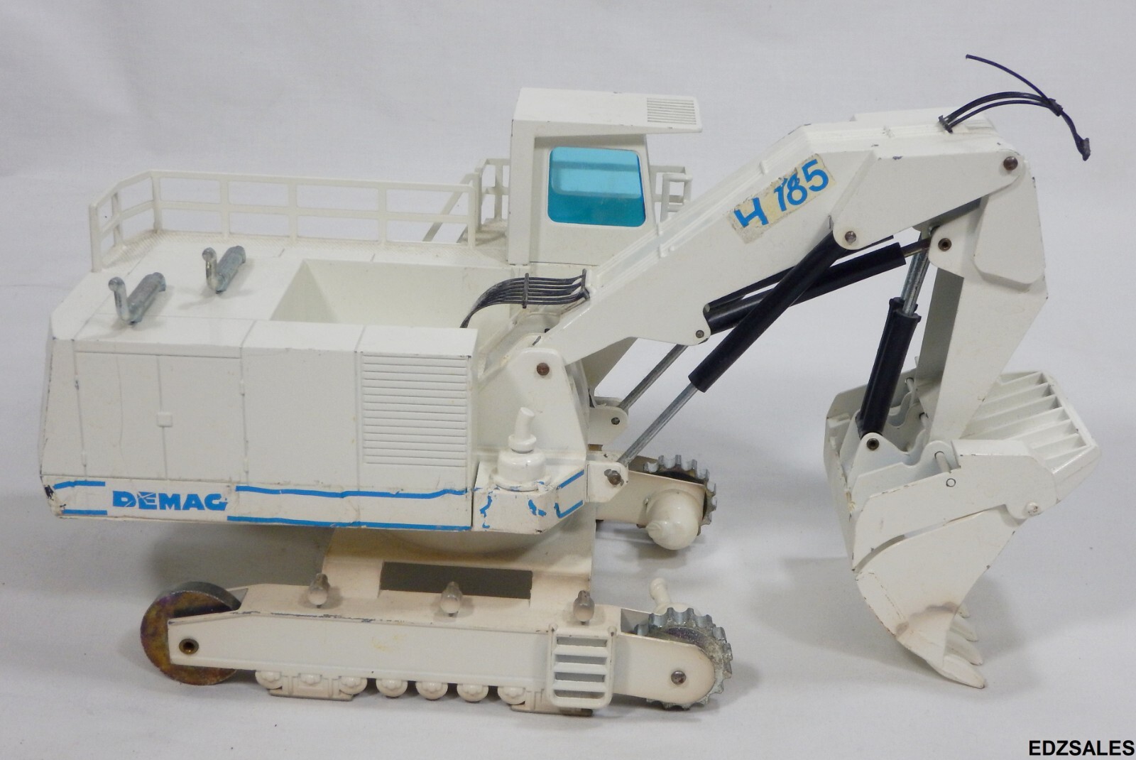 NZG Modelle 241 1:50 Demag H1851 Mining Excavating Shovel – Made West Germany