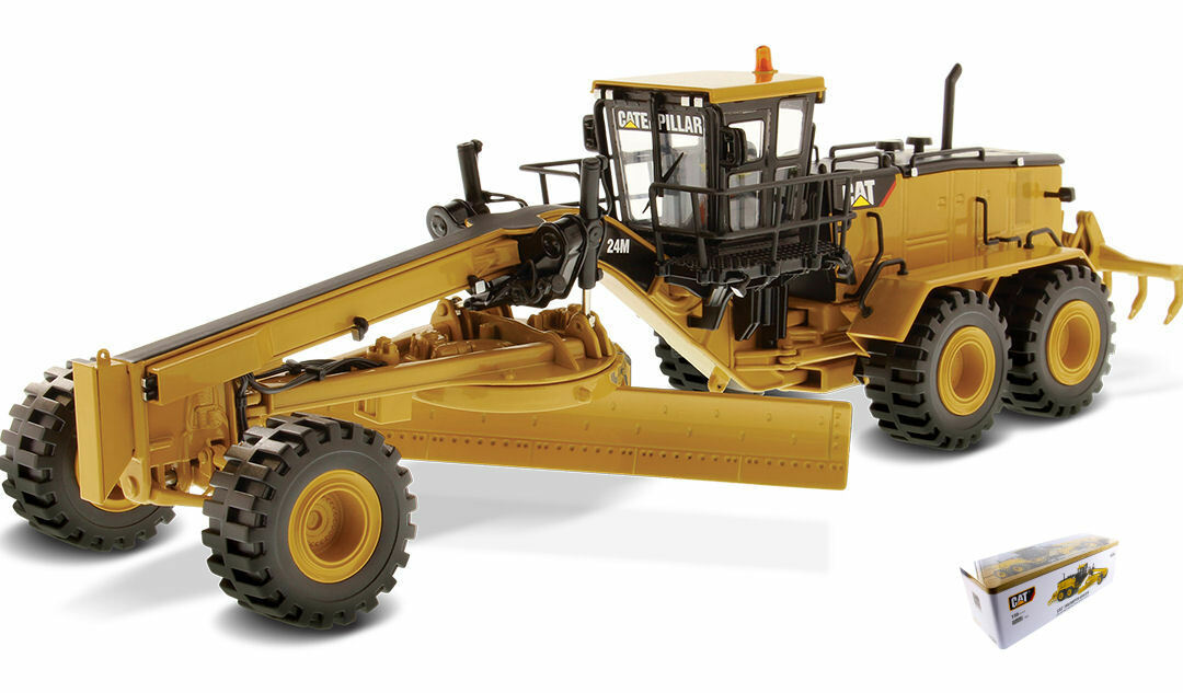 Cat 24M Motor Grader 1:50 Model DIECAST MASTERS