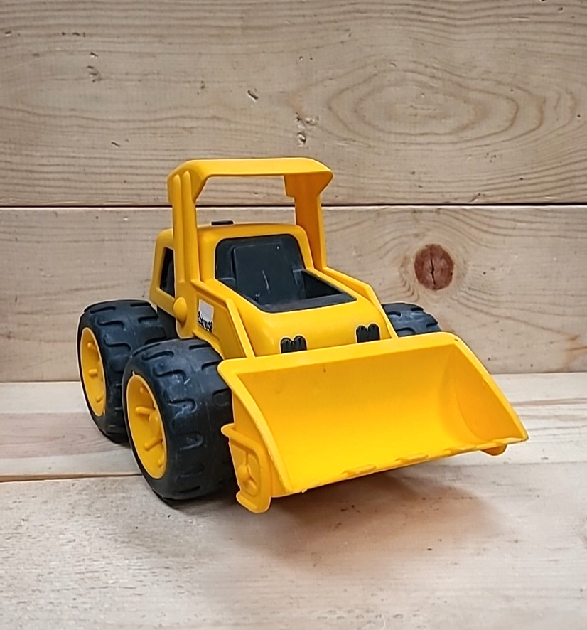 Vintage TOY STATE FRONT LOADER/Tractor Pre-Loved Ready to Play! 6″ x 6″ x 8.75″