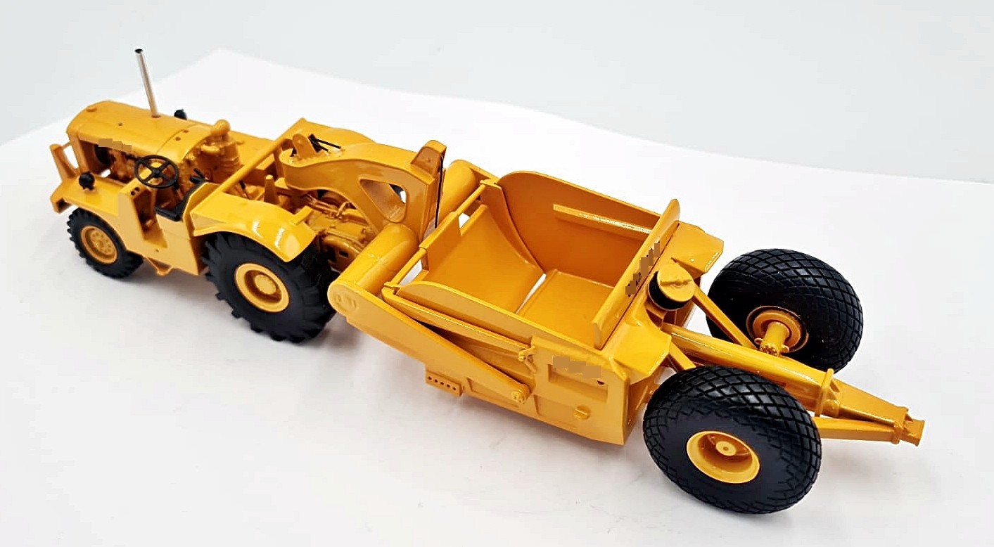 DW10 3 Series tractor paired with the No. 10 Scraper Ready Made