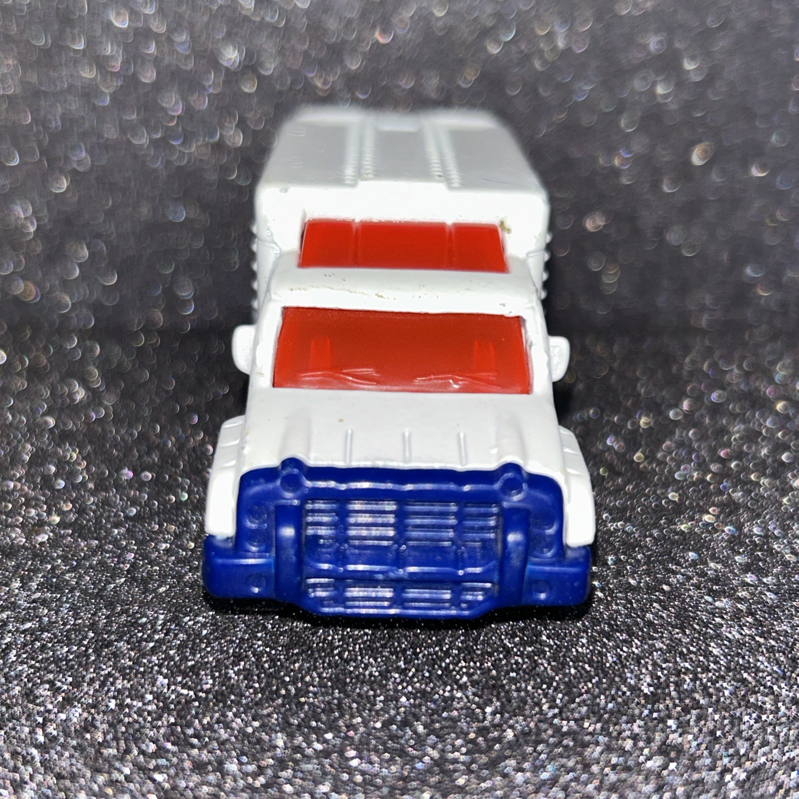 2002 Matchbox Ambulance Washington Apple Country Rescue R532