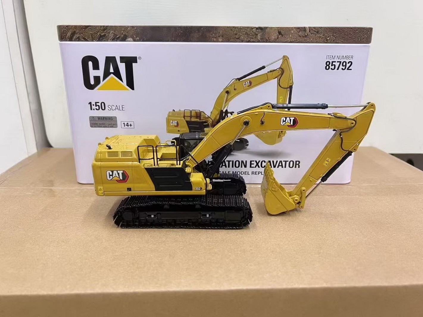 DM 1/50 Scale Cat 352 Next Generation Excavator Diecast Model #85792 Toy Gift