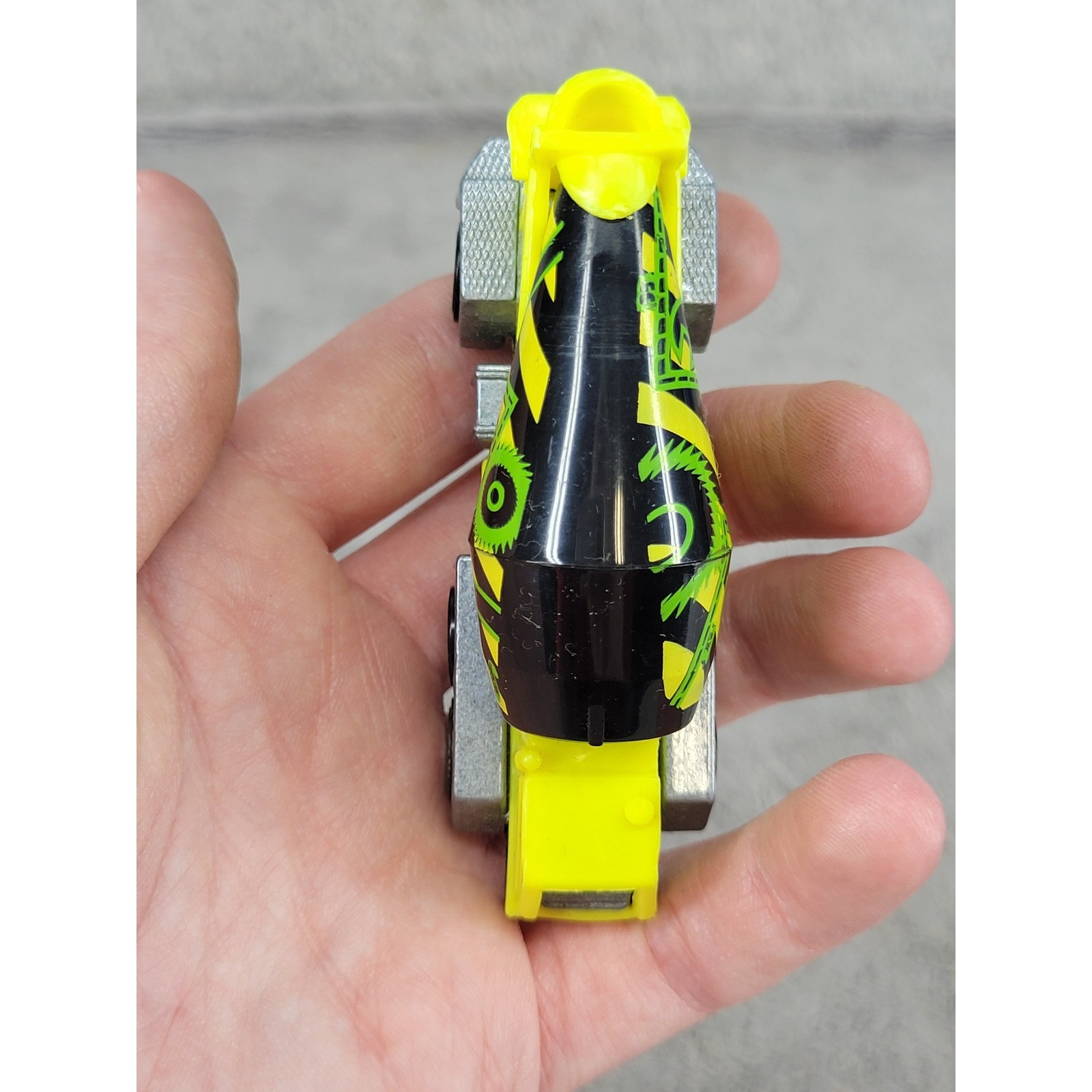 Hot Wheels Cement Mixer Neon Yellow Black Drum 1991 Mattel Malaysia Diecast