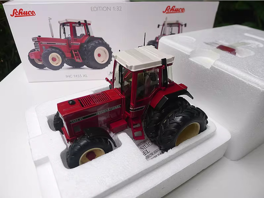1:32 SCHUCO CASE International 1455 XL Tractor Farm Machine Diecast Model