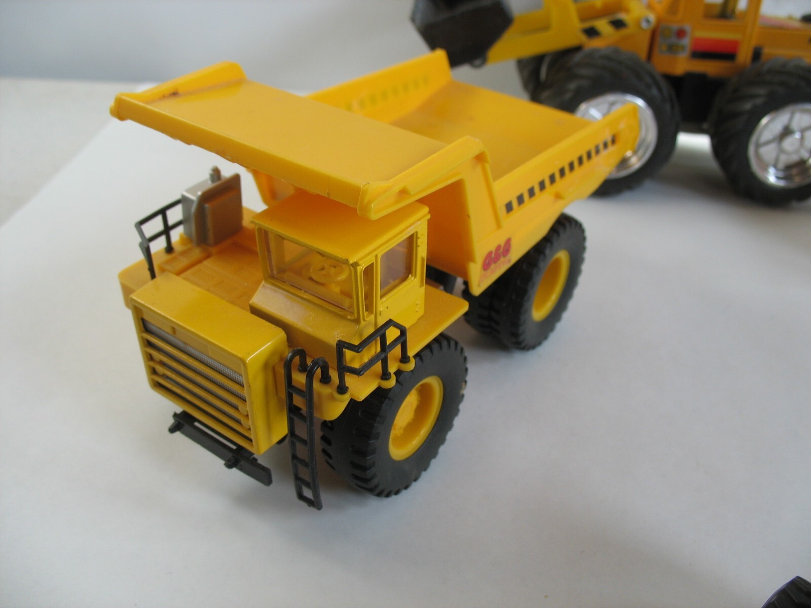 Lot 6 Vintage Remco Tootsie toy & others Construction vehicles toys