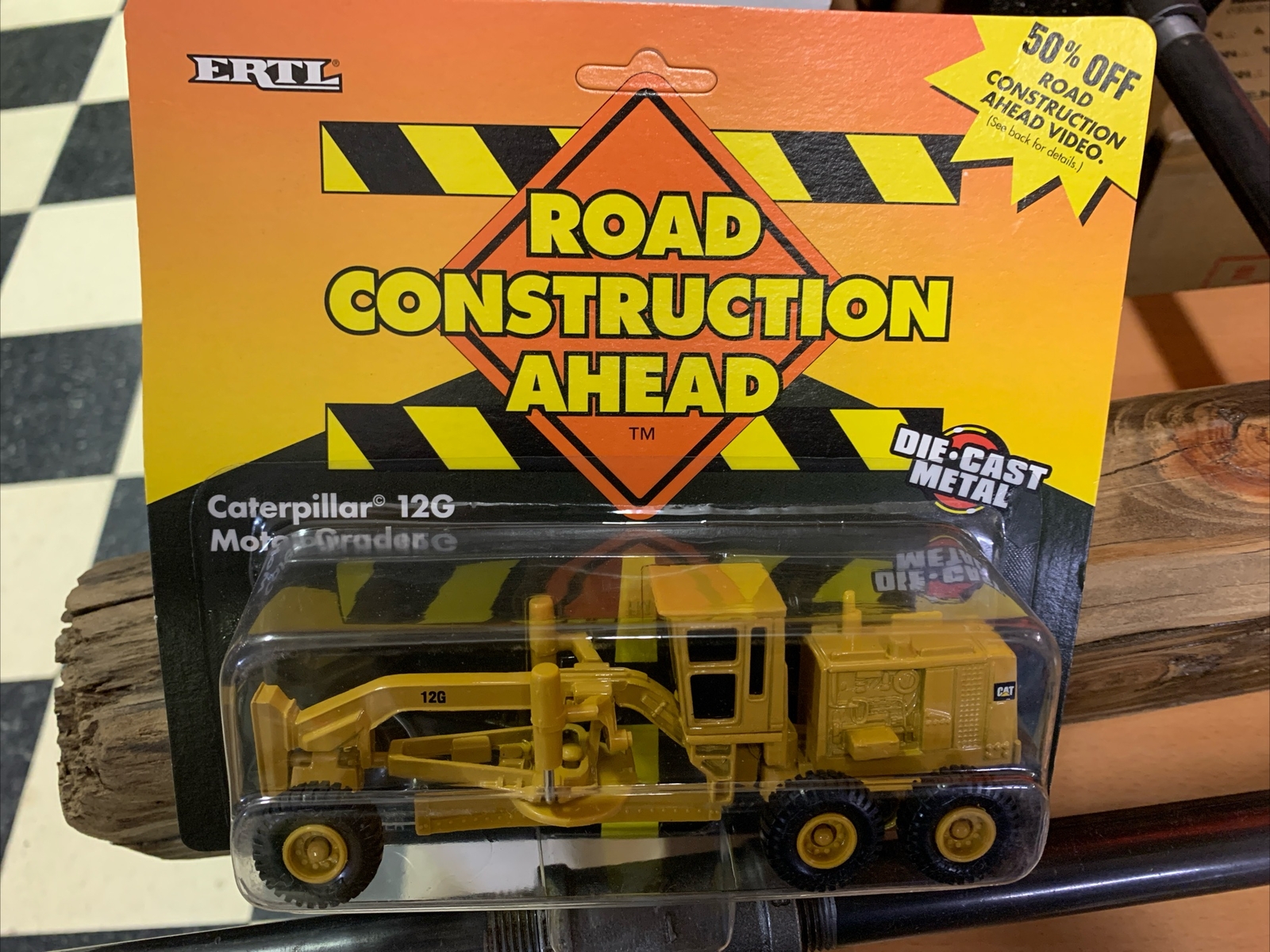 Ertl Road Construction Ahead Caterpillar 12G Motor Grader CAT. Die-cast NEW