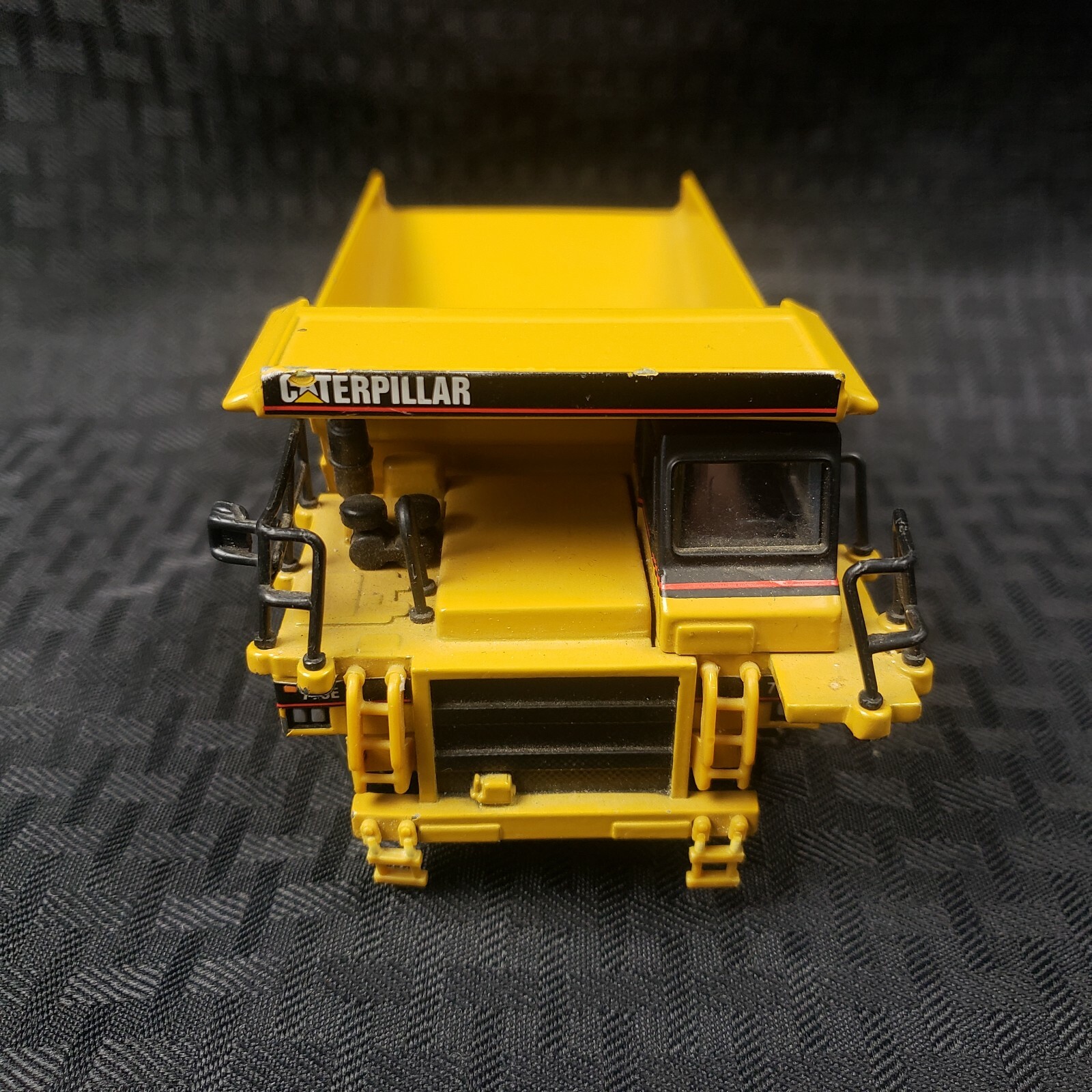Norscot 1/64 Scale Diecast ~ Caterpillar 775E ~ Offroad Mining Dump Truck