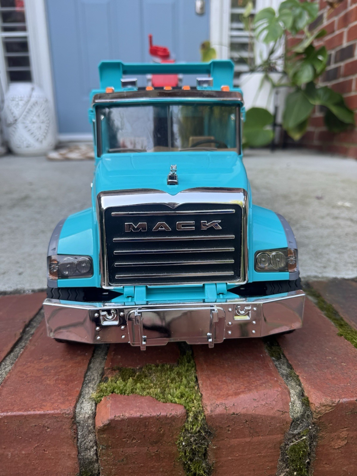 Bruder 1/16 Mack Granite Recovery & Towing Tow Truck