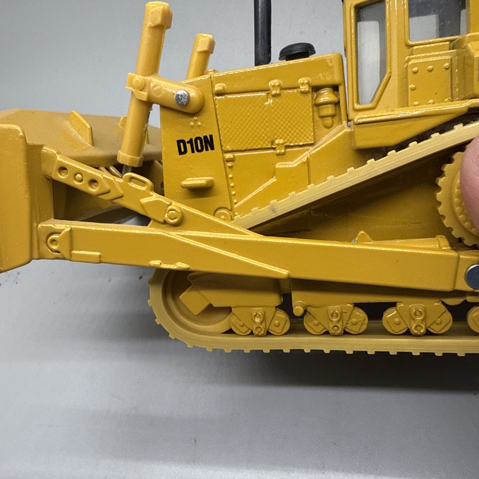 Caterpillar Cat D10N Dozer – ERTL 1:50 Scale Diecast Model #1243U