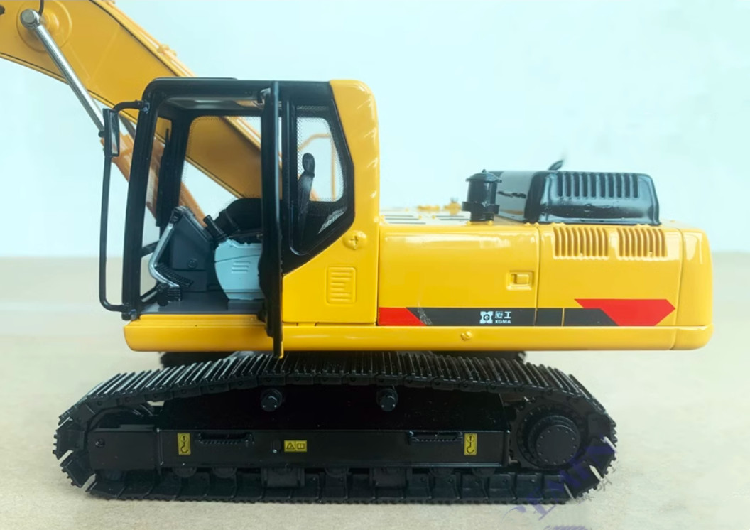 1:35 35CM XGMA XG836 Excavator Construction Machine Vehicles Diecast Model