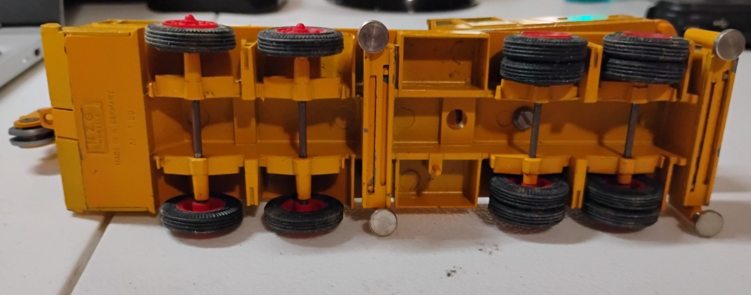 COLLECTIBLE.VINTAGE.BARELY USED.DEMAG Hydraulic HC 100 Crane Truck 1/50.DEAL.