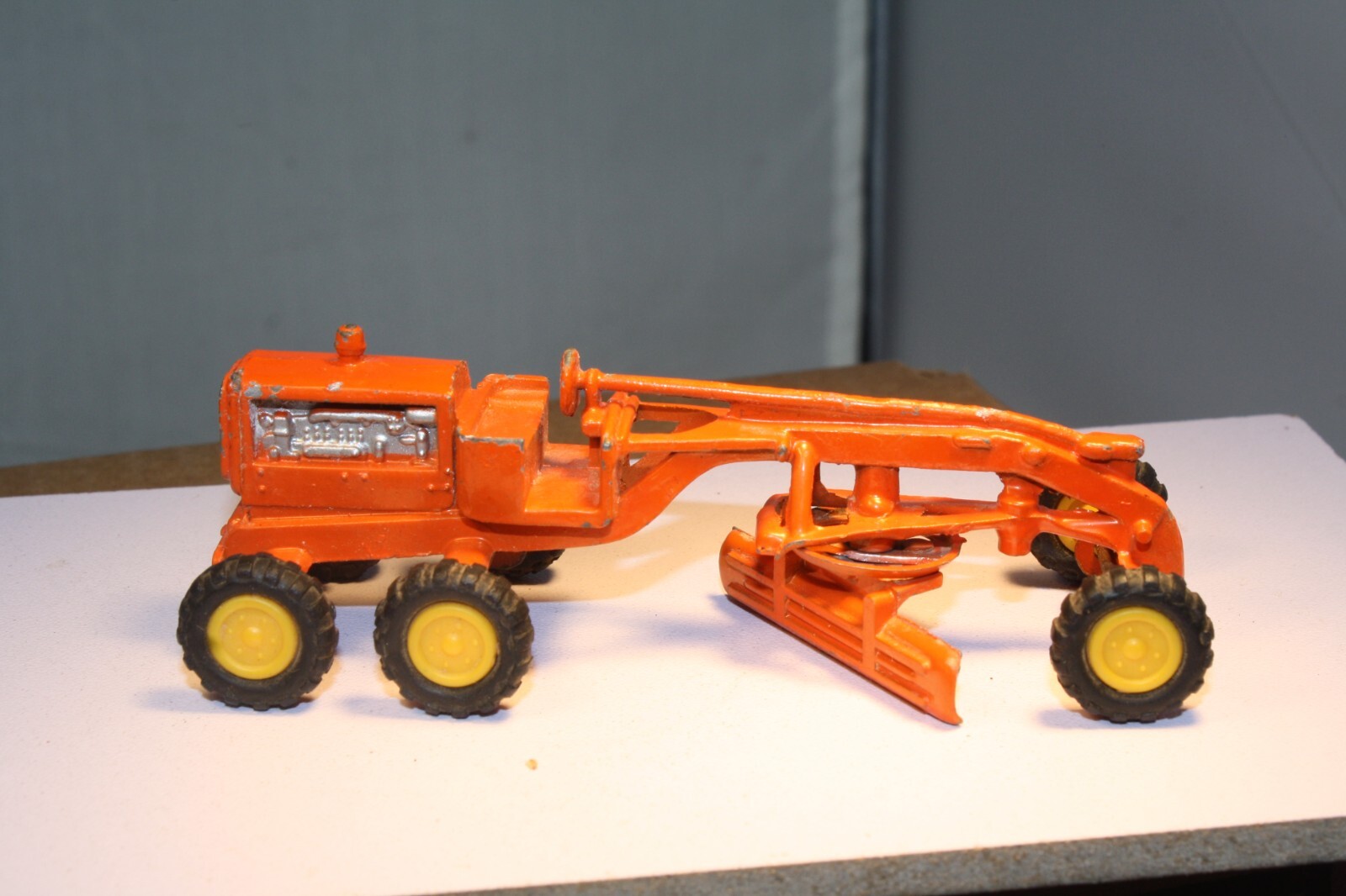 1960s Caterpillar Scraper #8102 Mini-Dinky Made in Hong Kong
