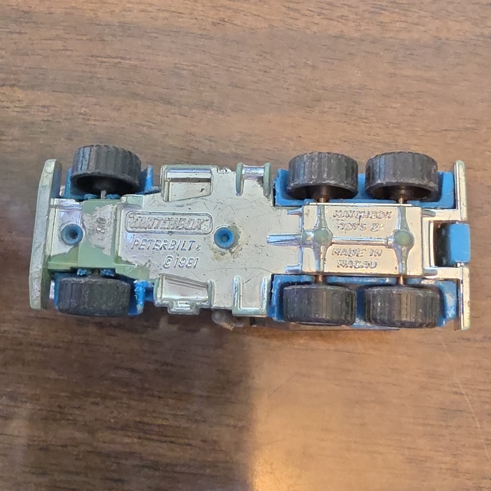 Matchbox Peterbilt Cement Mixer Truck Diecast Vehicle Blue Yellow Black