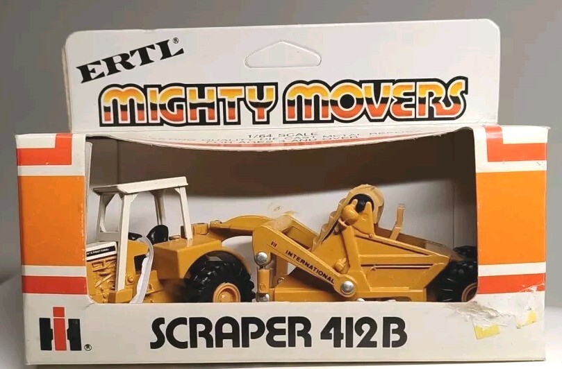 ERTL Mighty Movers Die-Cast Scale 1:64 “IH Scrapper 412B” PN. 1855