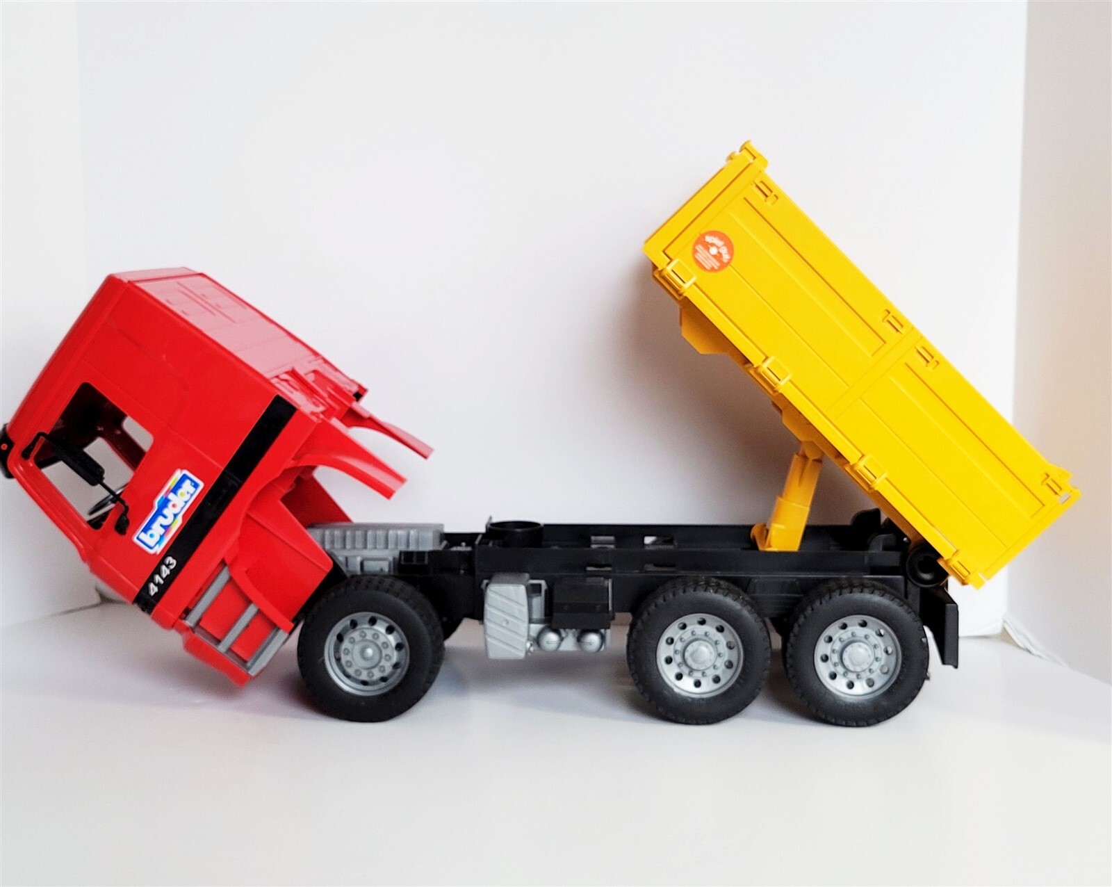 Bruder Mercedes Actros 4143 Red Yellow Construction Dump Truck Made in Germany