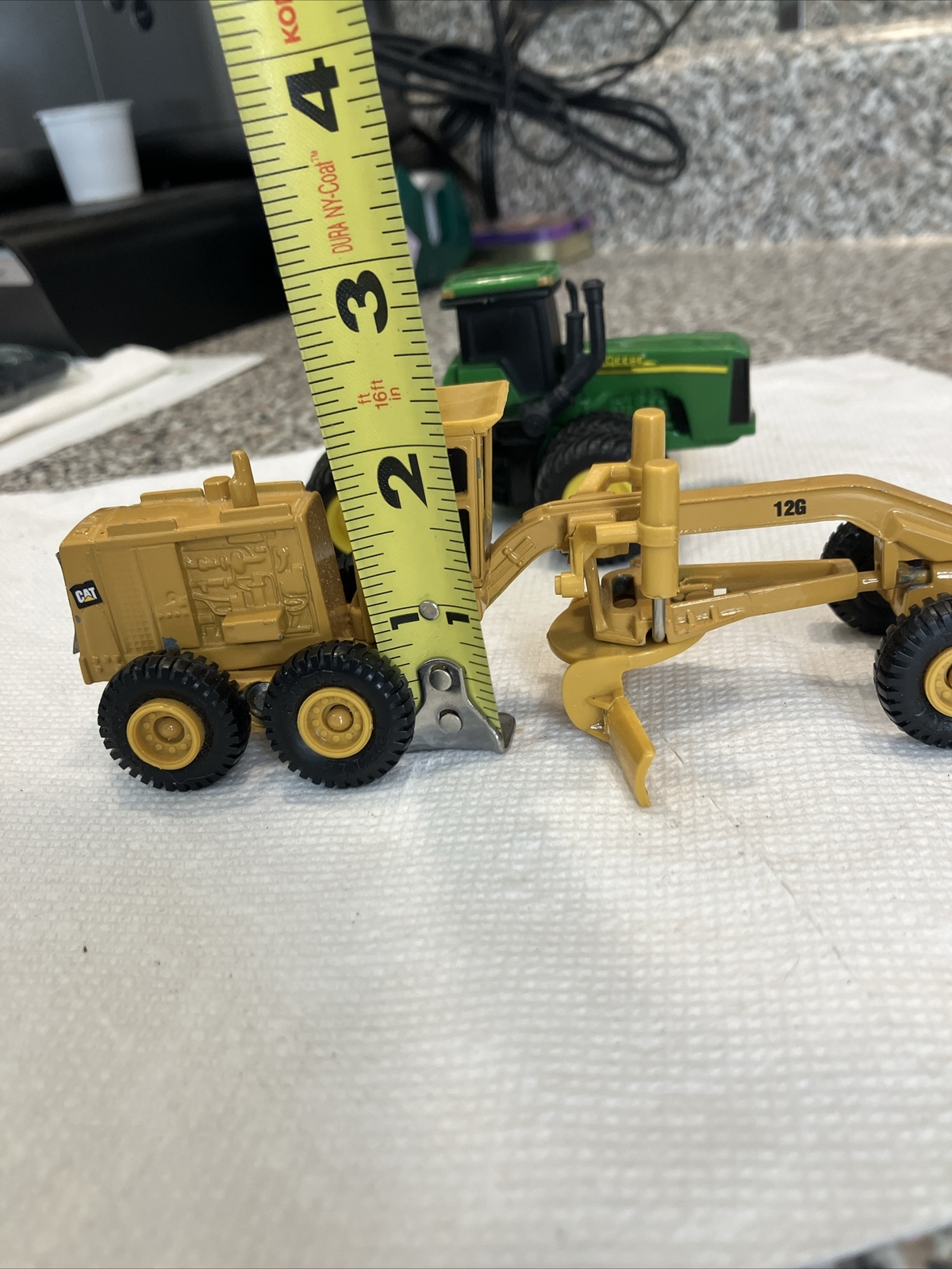 Caterpillar Model 12G Motor Road Grader Toy Metal Model + ￼ John Deere tractor