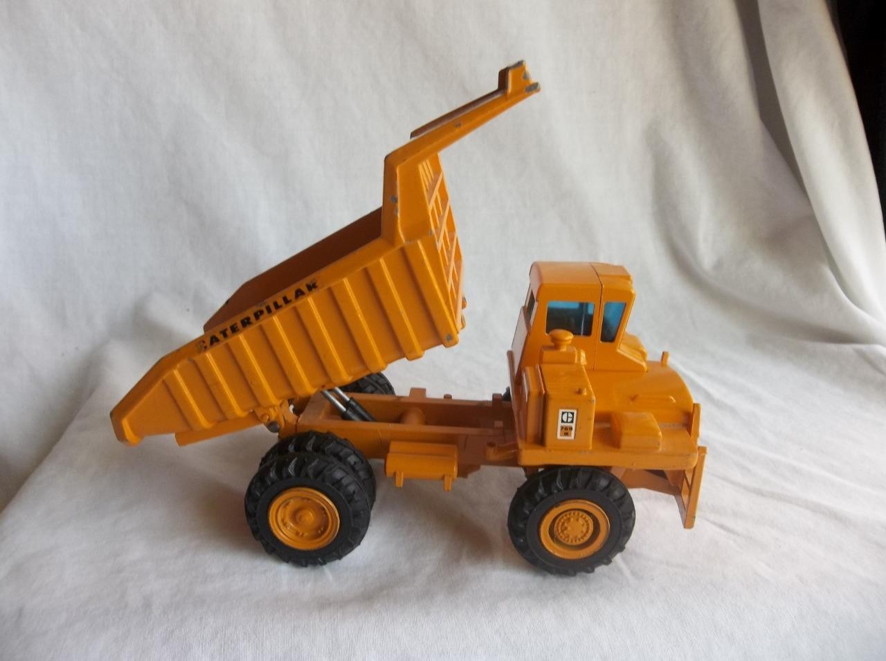 Gescha Conrad #276 CATERPILLAR 769B Dump Truck Model 1:50 Scale