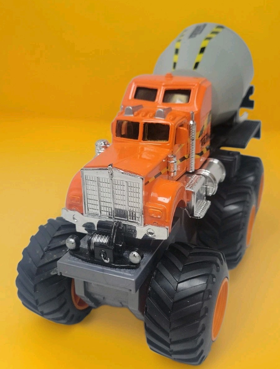 TONKA QUARRY MONSTERS CEMENT TRUCK 1:35 Die Cast Friction Power Maisto 2003